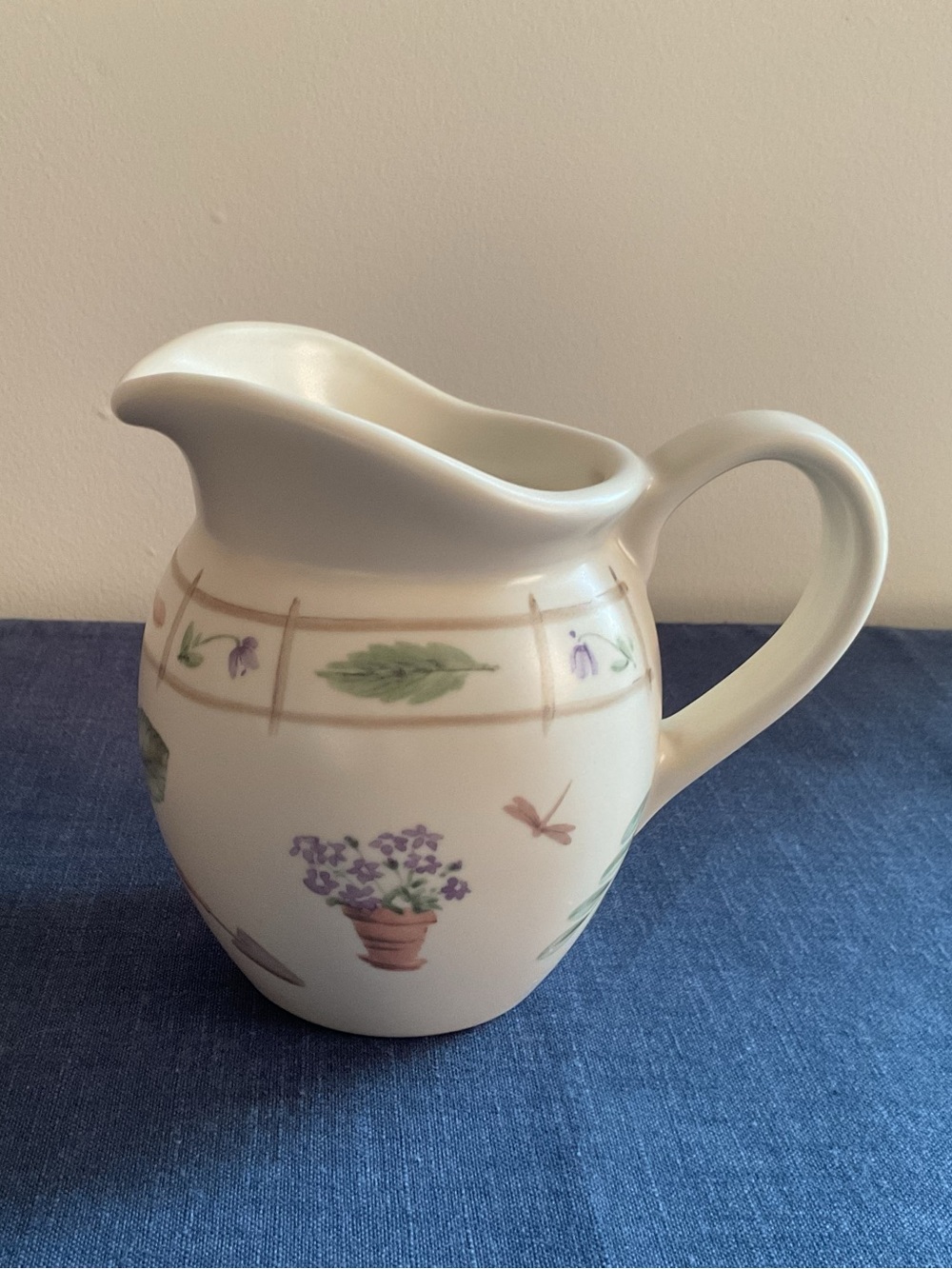 Vintage Pfaltzgraff Perennial Flower Garden Stoneware Creamer Pitcher